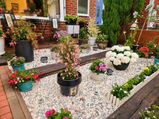 Hideaway House Sleeps 6 with Hot Tub and Balcony - 3