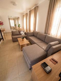4BR Family Home, Pool Near Alona Beach Panglao - 9