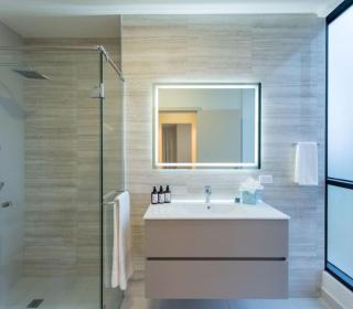 Serviced 2 Bedroom Apartment with City View - 6