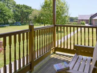 Tarka's Holt Log Cabin-Ukc2102 - 8