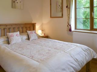 Tarka's Holt Log Cabin-Ukc2102 - 3