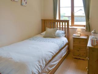 Tarka's Holt Log Cabin-Ukc2102 - 1