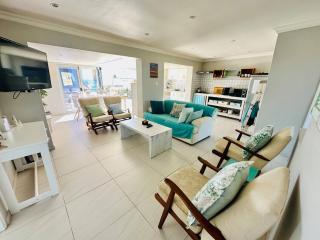 Cosy Beachside Retreat Apartment on Saint Helena Bays Golden Mile - 3