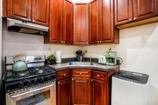 3 Bedroom Cozy Home in Manhattan Valley - 2