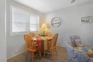 Cozy King Suite B Near Downtown & Farmers Market - 9