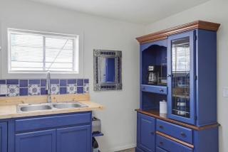 Cozy King Suite B Near Downtown & Farmers Market - 5