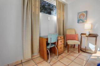 Cozy King Suite B Near Downtown & Farmers Market - 1