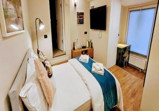 King Studio with Workspace near Piata Romana - 2