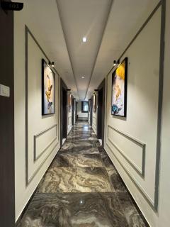 Hotel Saffron - 2