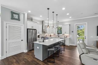316 E Hudson - The High Tides - Hot Tub - 4 Bedrooms - 6