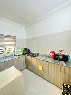 Signature Oaks 2 BR Apartment 2 - Great Location - 2