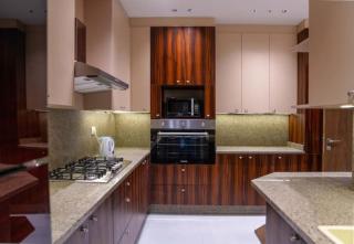 Lake View Residence Serviced Apartments by BlueKeys - 1