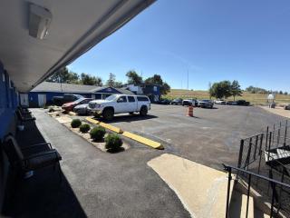 Riverside Motel and Suites - 4