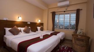 Hotel Pokhara Lake Sarowar - 1