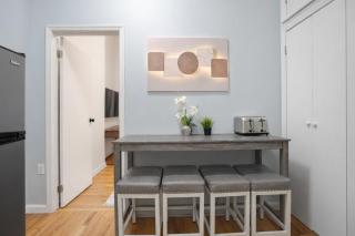 2 Bedroom Cozy Gem - 7