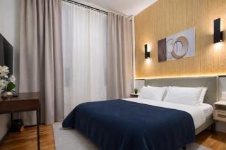 2 Bedroom Cozy Gem - 9