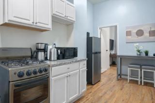 2 Bedroom Cozy Gem - 4