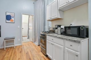 2 Bedroom Cozy Gem - 1