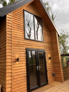 Loughshore Lodges - Cabins with private Hot Tub & Sauna - 8