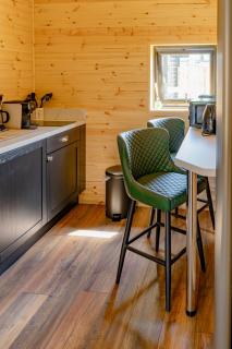 Loughshore Lodges - Cabins with private Hot Tub & Sauna - 5