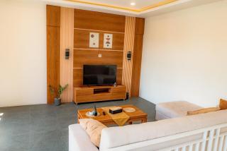 4BR Villa Riverside 4 min walk to Nuanu 10 Min walk to Beach - 1