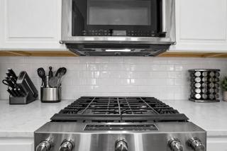 Modern 3bd 2ba House , Near Austin, Free Wifi and Hot tub - 3