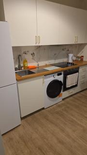 Spacious 2BR Apartment in Ballina wiz Free Parking - 3
