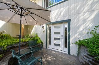 Serene Kenmore Stay - 2BR, Patio and Parking - 4