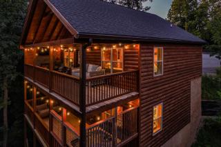 Mountains r Calling, Cozy Hideaway, King Beds, Hot-Tub, Arcade, EV Ready - 9