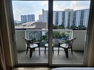 Estudios con y sin balcón en Sunny Isles Beach - 7