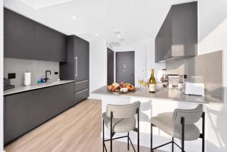 Luxury 1BR with Skyline Views in Downtown Miami - 8
