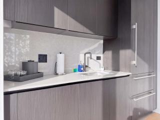 Luxury 1BR with Skyline Views in Downtown Miami - 1