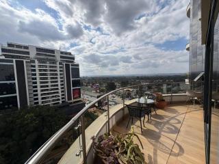 Skyline View 2BR Luxury Apt - 8
