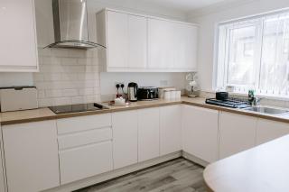 Stylish 3-Bed with Private Garden - Peterlee - 6