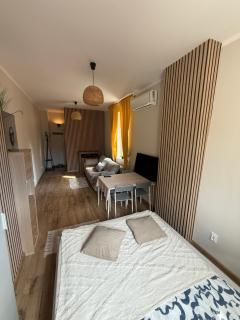 Night Host Trzebnicka 56 free parking - 1