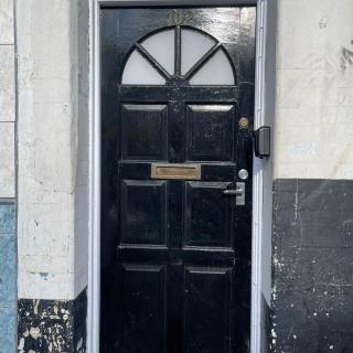 Cardiff inner city centre Cosy house share bathroom fast WiFi - 9