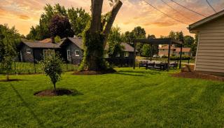 The Wheaton House Getaway - Game Room, Office & Garage near Metra & Naperville - 9