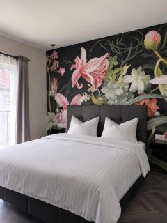 NEW TOWN Boutique Apartments & Parking - 3