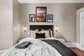 Charming Georgian Escape Wakefield - Parking - 9