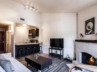 Mountain Flurry Quaint Condo near PCM - 6