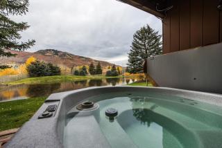Snowcap Lodge Spacious Townhome with Hot Tub - 5