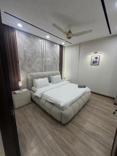 Zeta mall 2bed apartment by Eman Zara - 6