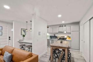 1BR Condo for 4 w Hot Tub Near Shuttle & Shopping - 5