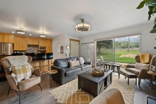 Ski Vista Chic Condo Near the Canyons Slopes - 0