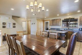 Bears Lair Spacious Townhome with Private Hot Tub - 8