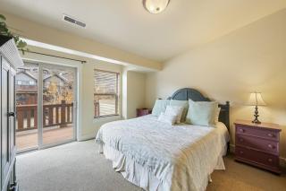 Bears Lair Spacious Townhome with Private Hot Tub - 4