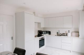 Stylish House with Office & Garden - 9
