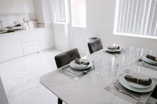 Stylish House with Office & Garden - 2