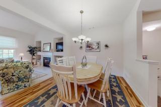 Bear Trap Dunes 2nd floor condo with golf on site fireplace & free WiFi - 3