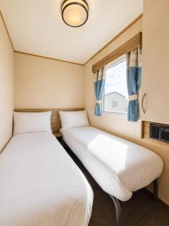 Camber Sands Family Retreat - Sleeps 8 with Wi-Fi - 7